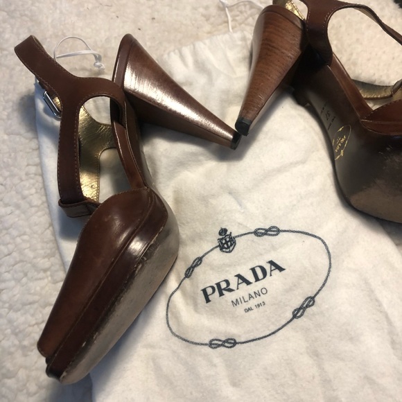 Authenticated Prada heels with dust bag - Picture 5 of 8